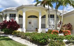 Cape Coral, Picture 1: The impressive entrance hints at the luxury that awaits the guests