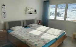 Bild 8: Schlafzimmer mit Doppelbett
