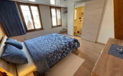 Bild 15: Französisch-Bett-Zimmer (200x160cm) mit integrierter Nasszelle: WC, Dusche, Lavabo