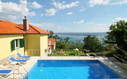 Ferienhaus mit Privatpool für 11 Personen ca. 240 m² in Omiš, Dalmatien (Mitteldalmatien), Bild 1