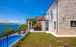 Beautiful Villa Sadic, in Dalmatia, with a Pool, Bild 1