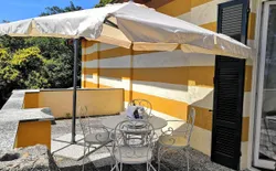 La Fattoria: Pecorella, Bild 1: Ca. 13 m² großer Sonnenbalkon mit fantastischer Seesicht