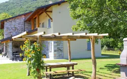 Lariano Camino Landhaus-Ferienwohnung mit Garten und Seeblick, Bild 1