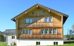 Ferienwohnung Sutter in Brülisau bei Appenzell, Bild 1: Aussenansicht, Ferienwohnung im oberen Stock