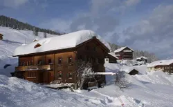 Bild 2: Das Haus im Winter