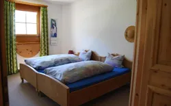 Bild 10: Schlafzimmer mit Doppelbett
