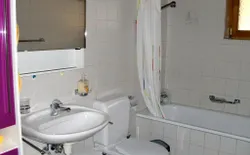 Bild 6: Badezimmer
