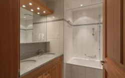 Bild 10: Badezimmer mit Doppellavabo und WC