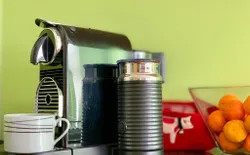 Bild 4: Nespresso-Maschine mit Milchschäumer
