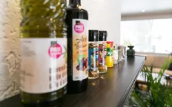 Bild 8: Not only a fully equipped kitchen but also oil, salt, pepper and Aceto Balsamico are here for use