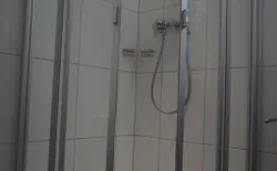 Bild 14: Dusche
