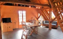 Ferienwohnung Haus Itten, Bild 1: Der gemütliche und komfortable Ess- und Wohnbereich mit zwei Sofas