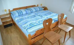 Bild 18: Schlafzimmer mit Doppelbett