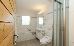 Bild 10: Badezimmer
