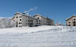 Residenza Lagrev, 10 B,   Skipass mit snow-deal.ch buchbar, Bild 1: Aussenansicht Winter



