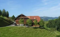 Bild 2: Unser Bauernhof Ober-Tiefenbühl liegt auf 950m.ü.M