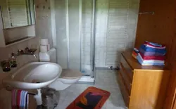 Bild 5: WC-Dusche