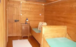 Bild 13: Schlafzimmer 2. OG mit alten Appenzeller Betten