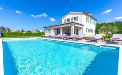 Villa mit Pool und Meerblick, Bild 1