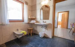 Bild 25: Dusche-WC Rollstuhlgerecht EG (2)